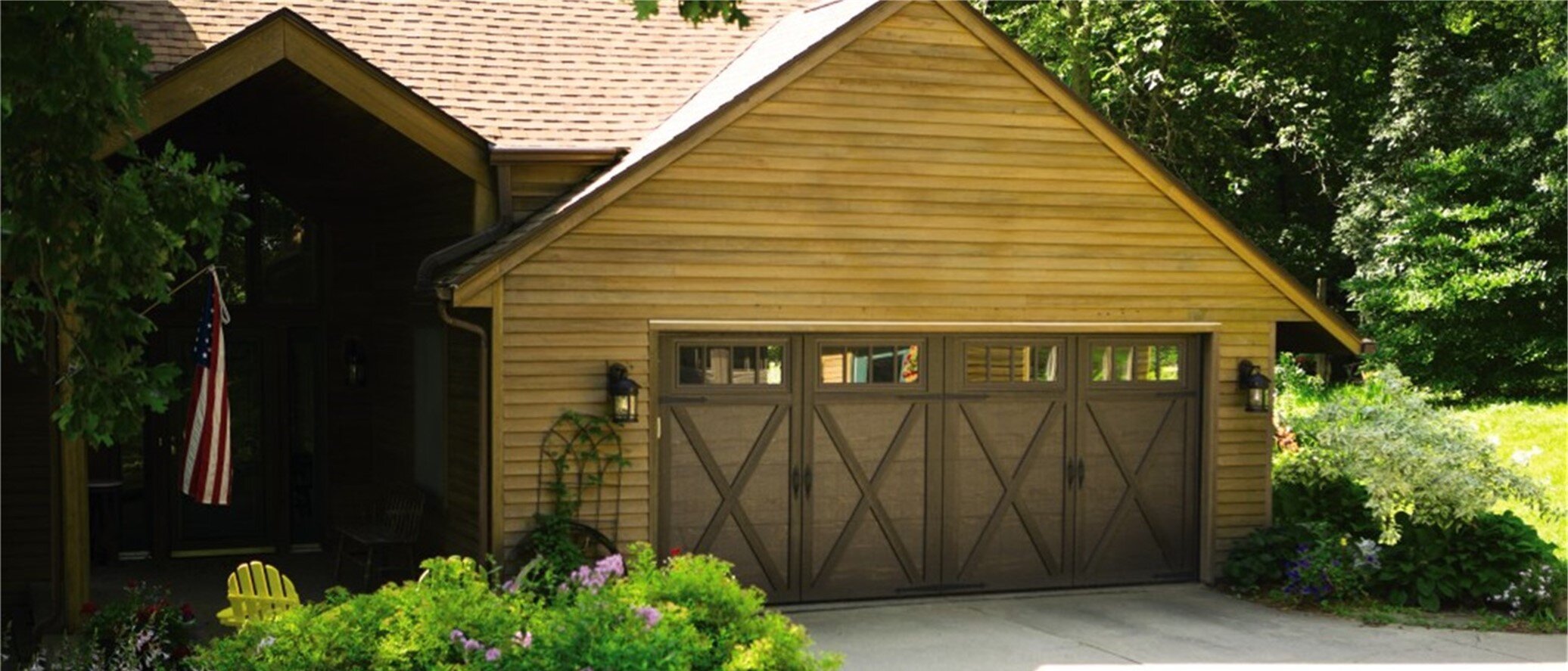 Courtyard Garage Doors, Overhead Door Company of Kearney™